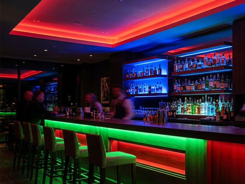 Hedendaagse bar met rode, blauwe en groene ledverlichting, gegenereerd met AI.